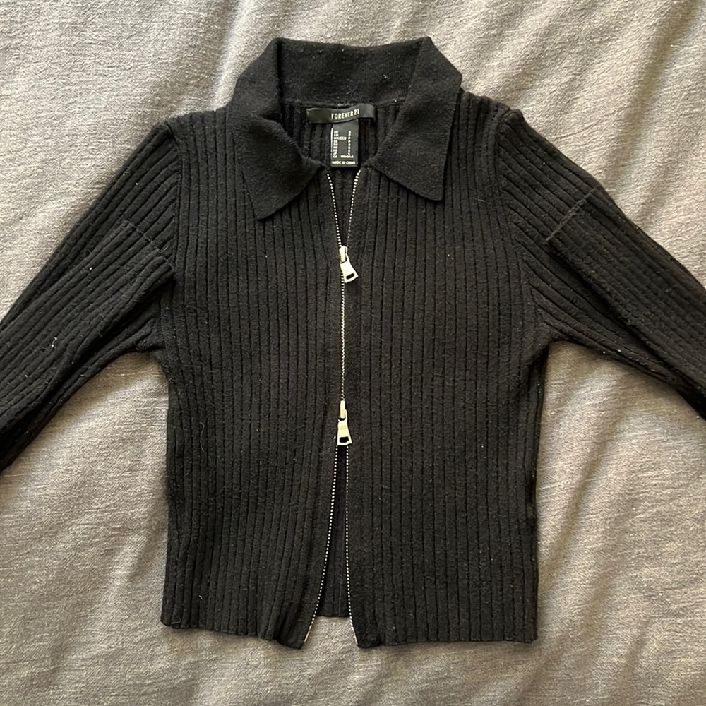 Cropped Black Long Sleeve